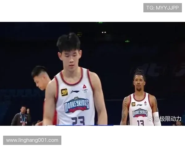 杰曼清晨六点早起训练全程装备CBA系列展现坚韧精神 杰曼清晨六点早起训练全程装备CBA系列展现坚韧精神